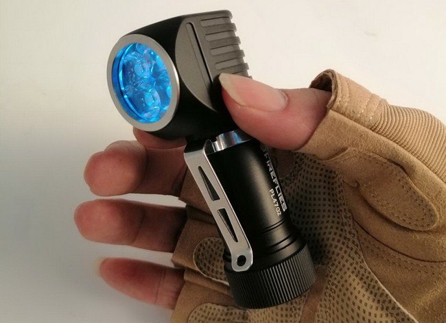 2500 流明 ● FIREFLIES PL47G2 暖白 高顯 轉角燈 ● 4* Nichia 4500K ● 黑 2500 流明 ● FIREFLIES PL47G2 暖白 高顯 轉角燈 ● 4* Nichia 4500K ● 黑