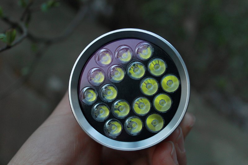14000 流明 ● NOCTIGON EMISAR D18 電筒 ● 18* SST-20 ● 黑 14000 流明 ● NOCTIGON EMISAR D18 電筒 ● 18* SST-20 ● 黑