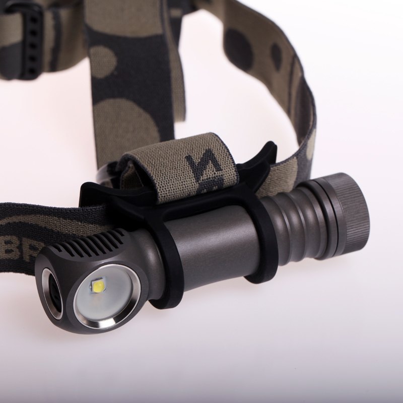 1300 流明 ● ZebraLight H603 散光 頭燈 ● 120° ● 5700K 1300 流明 ● ZebraLight H603 散光 頭燈 ● 120° ● 5700K
