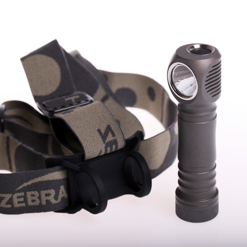 1300 流明 ● ZebraLight H600 Mk III 聚光 頭燈 ● 80° 12° ● 5700K 1300 流明 ● ZebraLight H600 Mk III 聚光 頭燈 ● 80° 12° ● 5700K