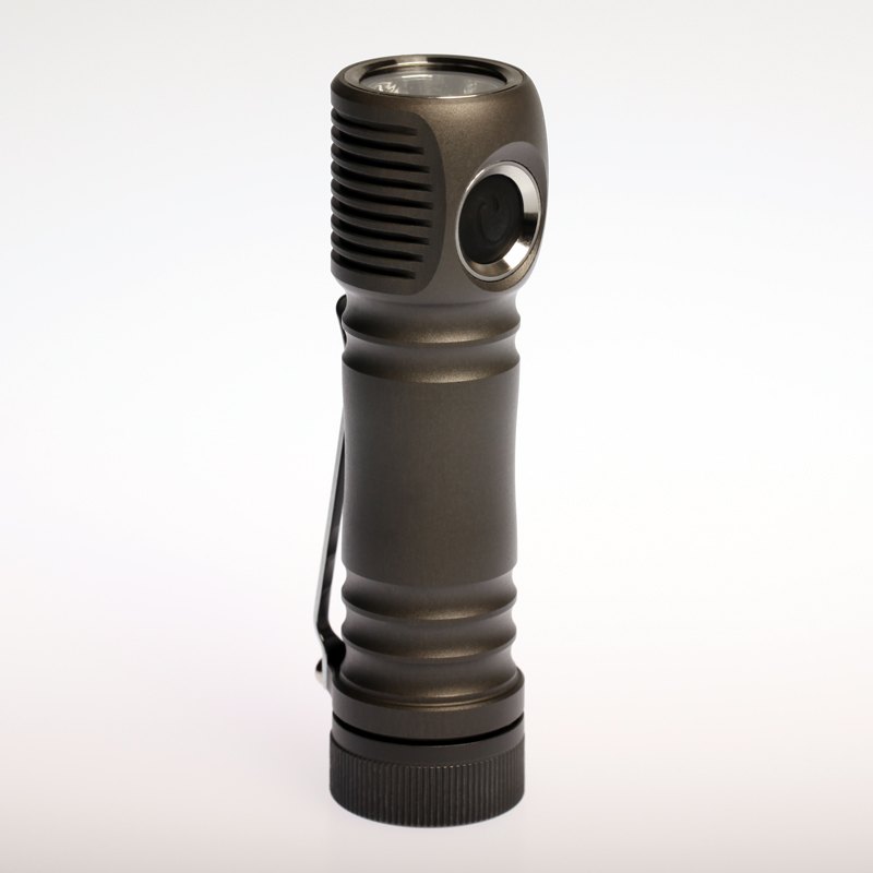 1300 流明 ● ZebraLight SC63 聚光 電筒 ● 80° 12° ● 5700K 1300 流明 ● ZebraLight SC63 聚光 電筒 ● 80° 12° ● 5700K