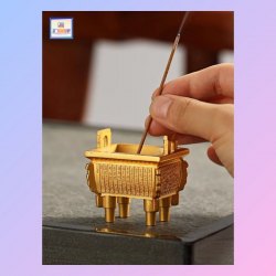 小型輕巧迷你金色附印《心經》經文鼎爐【附送*九孔香插*】(型號：JS-IB-2)【*優惠價*直接出售，不設折扣優惠】不設郵寄, 可用順豐到付《購買滿 500元或以上 包順豐》