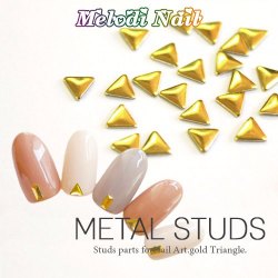 Triangle Metal Stud