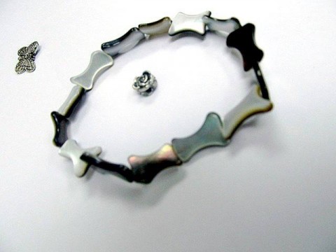 Dog bone-shaped shell Bracelet