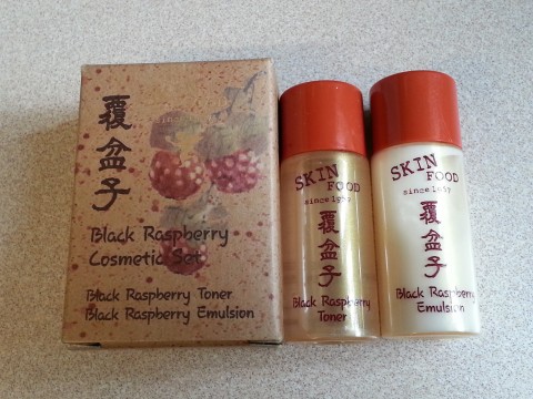 Skin Food 覆盆子頂級複方爽膚水及乳液套裝
