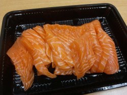 三文魚刺身Salmon Sashimi