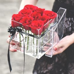 My Crystal Princess Fresh Roses Acrylic Box ( 9 Roses )