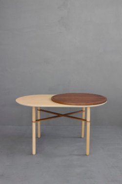 comingB, Oak coffee table with walnut Tray (Extendable tray)