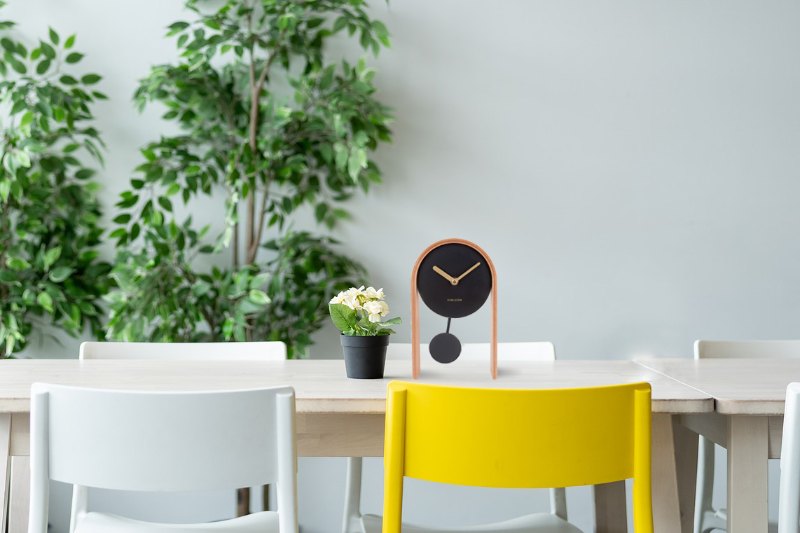 Karlsson, Table clock Smart light wood, black (Pendulum) Smart搖擺枱鐘淺木色