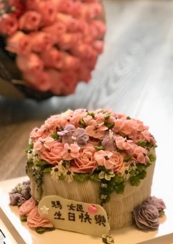 玫瑰與玫瑰蛋糕