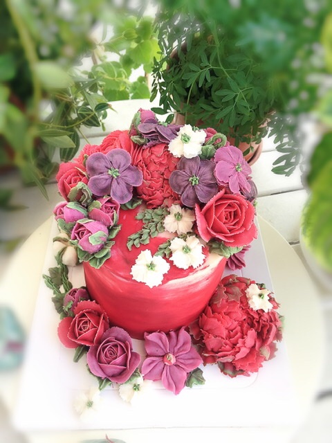 紅玫瑰花生日蛋糕