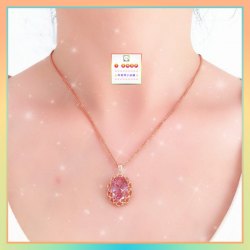 典雅時尚鏤空花邊設計粉色水晶玫瑰金吊咀連玫瑰金頸鏈《附送精美*紐扣絨布袋*一個 ※ 送完即止 ※》(型號：JS-N-181)【長期優惠 9折※一次過購買兩件 85折, 一次過購買三件或以上一律8折※ 包順豐運費】