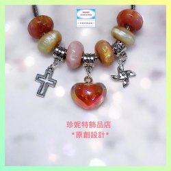 【原創設計】別緻亮麗大孔珠心心吊飾手鏈《附送精美*紐扣絨布袋*一個 ※ 送完即止 ※》(型號：JS-HDB-98)【 ※長期優惠 9折, 第二件 85折, 第三件開始一律8折※ 《包順豐運費》】