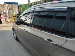 2016 Golf Sportvan 不銹鋼邊原廠款雨擋 (現貨)