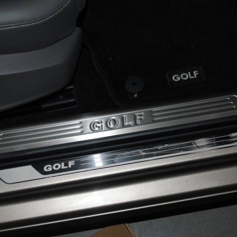 GOLF 7 不銹鋼 ”上” 門檻 (現貨)
