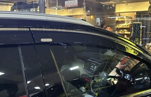 15 ~ 20 Sorento 原廠款不銹鋼邊雨擋 (現貨)